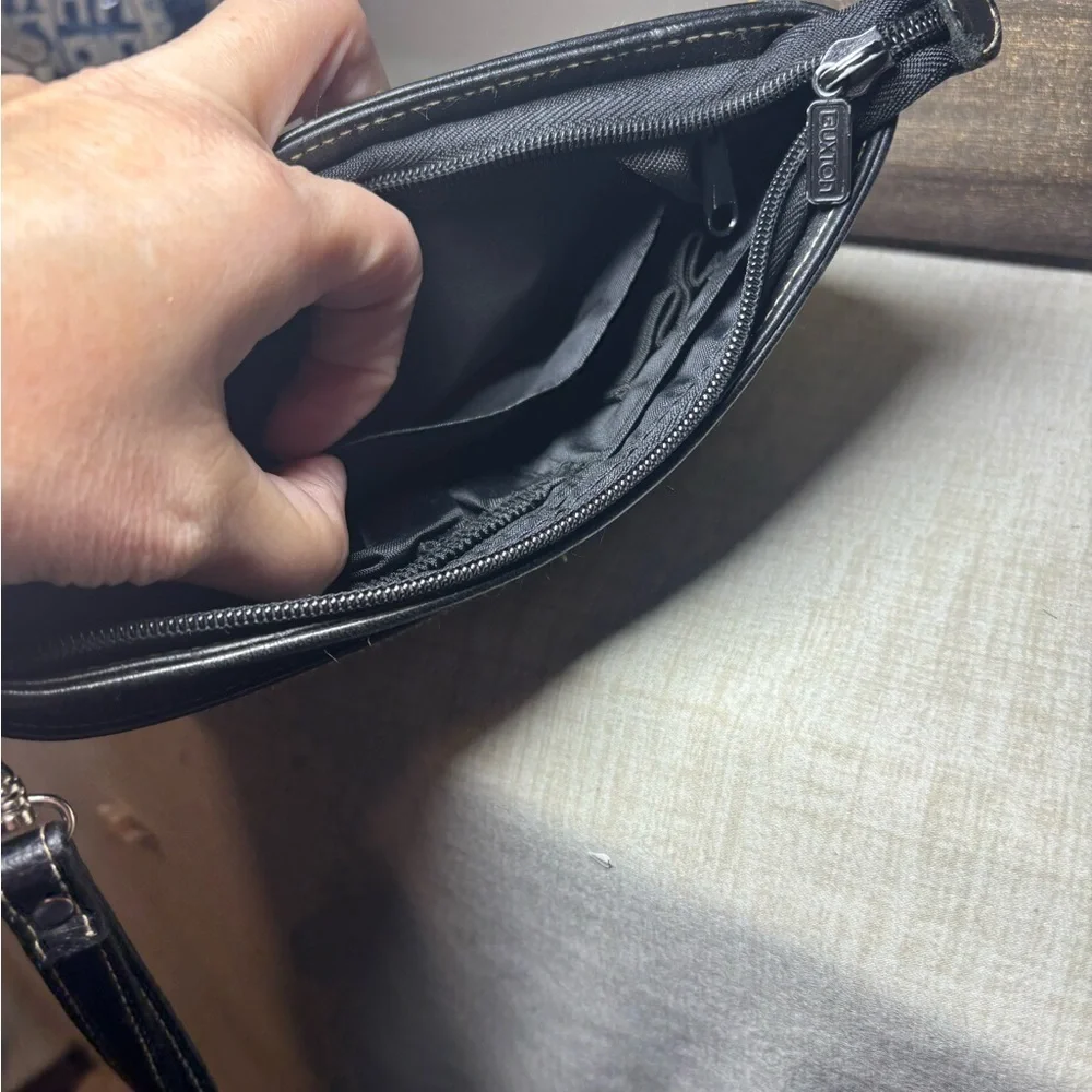 Bougie‎ Buxton Black Leather Clutch Wristlet